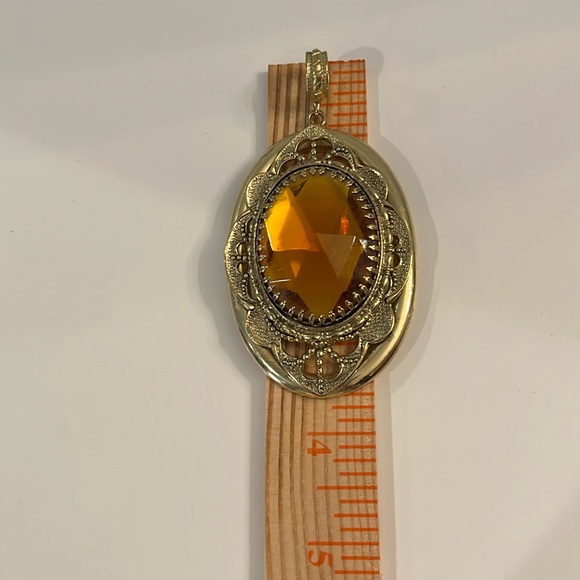 Vintage Oval Amber Pendant set in beautiful bezel. Faceted stone. Pendant only. - Picture 4 of 15